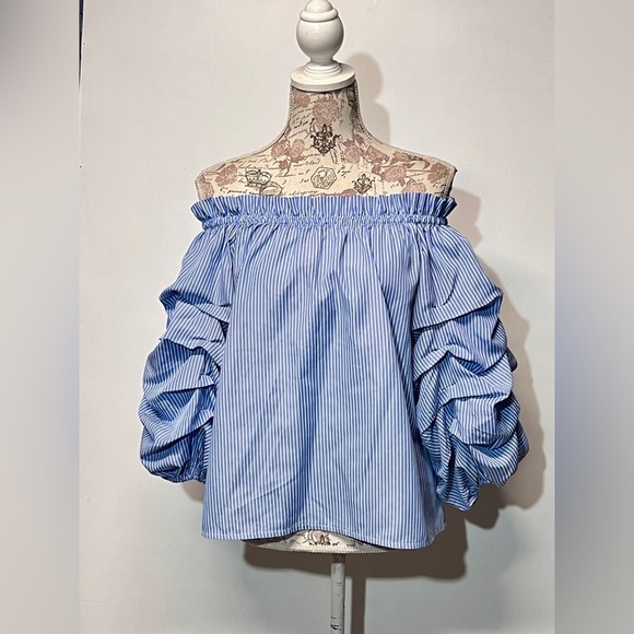 SADIE & LOVE Blue and white striped off shoulder ruffle top size M. - Picture 2 of 11